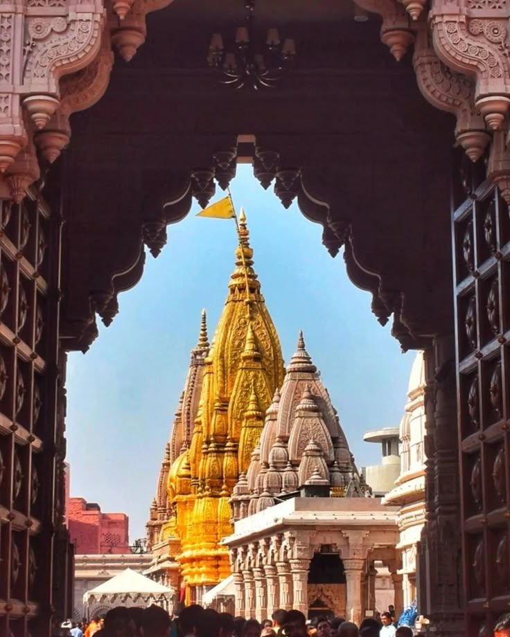 Kashi Vishwanath Temple and sacred Varanasi surroundings